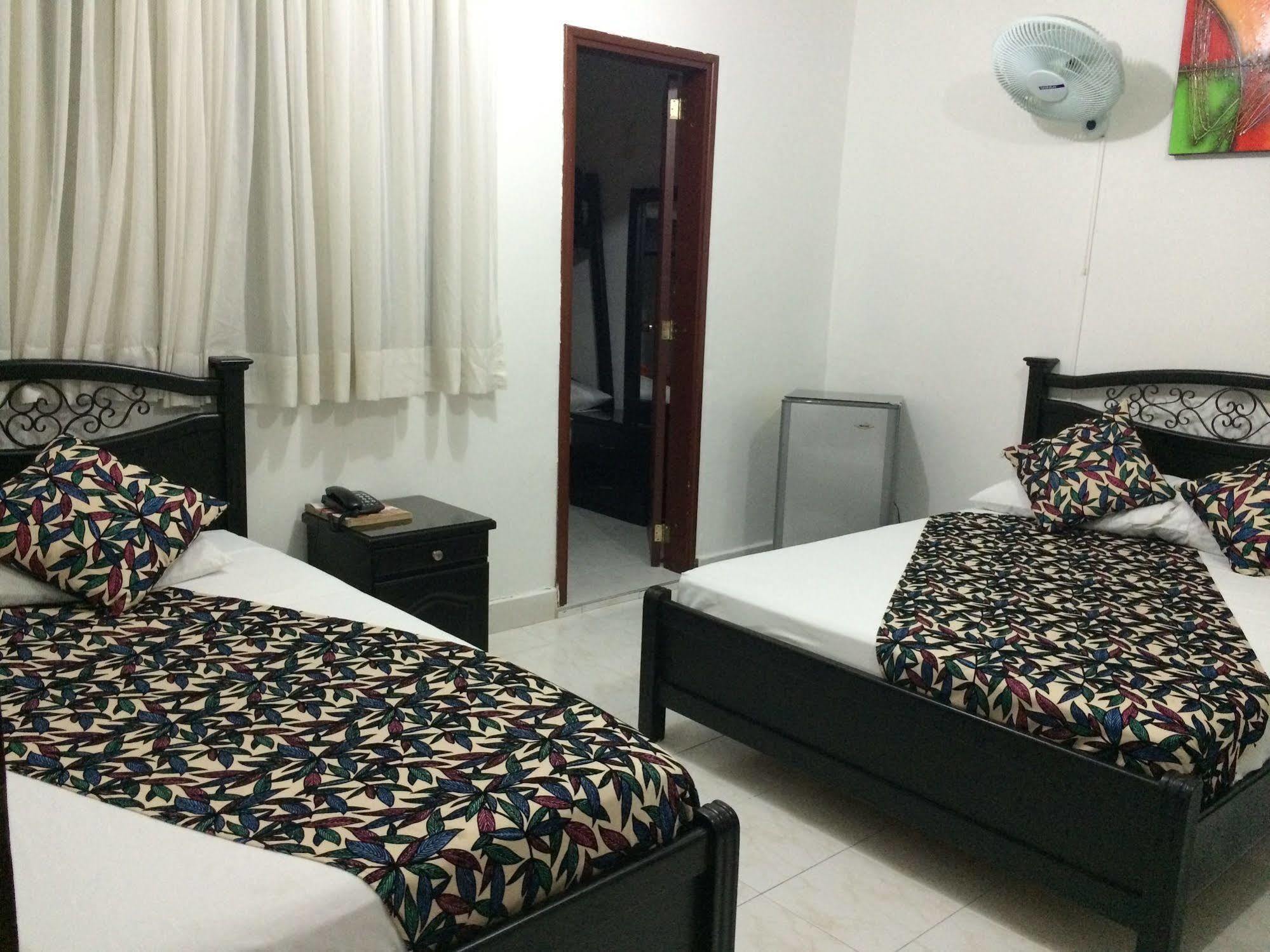 Hotel Imperio La 16 à Pereira Extérieur photo