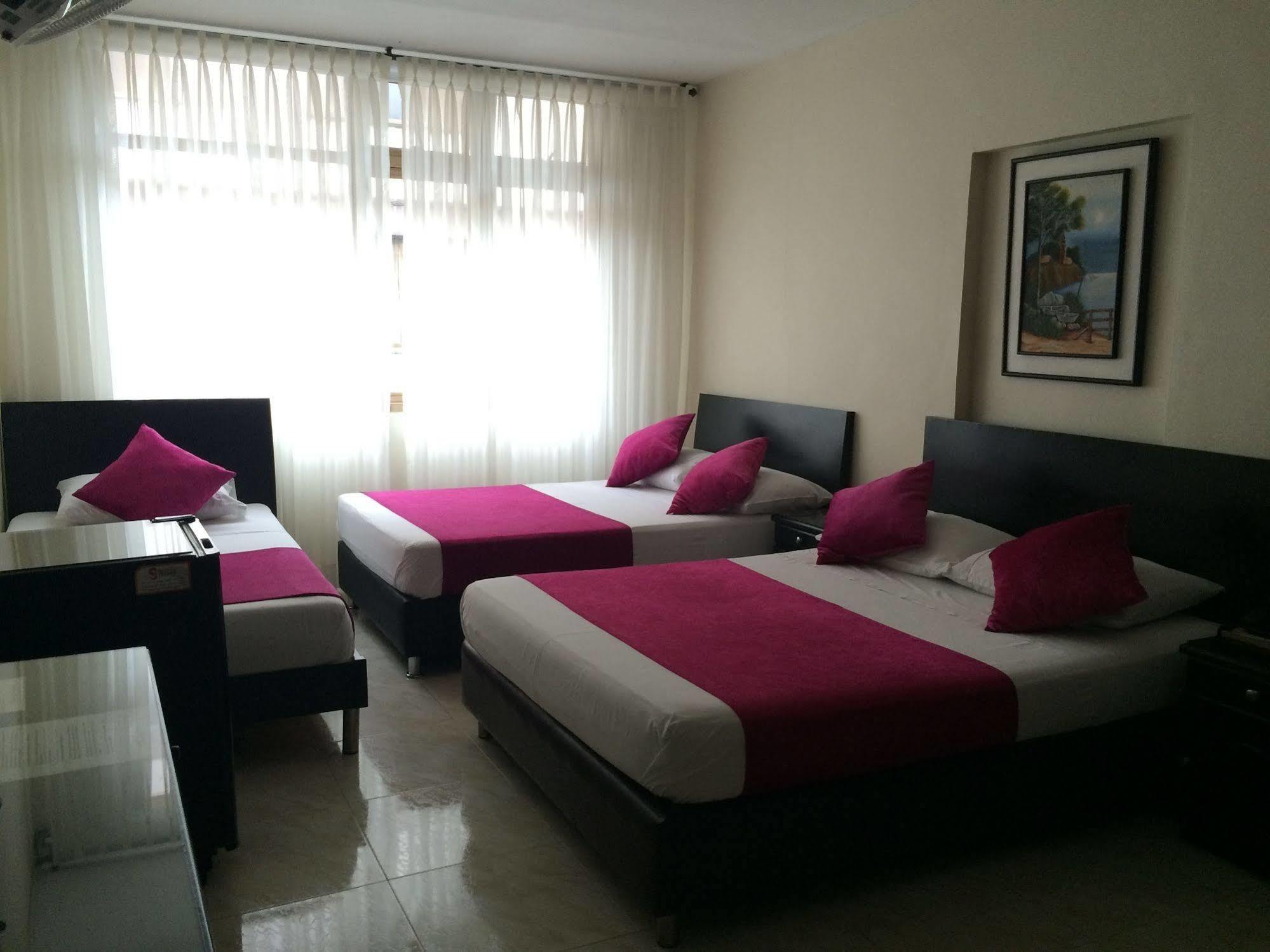 Hotel Imperio La 16 à Pereira Extérieur photo