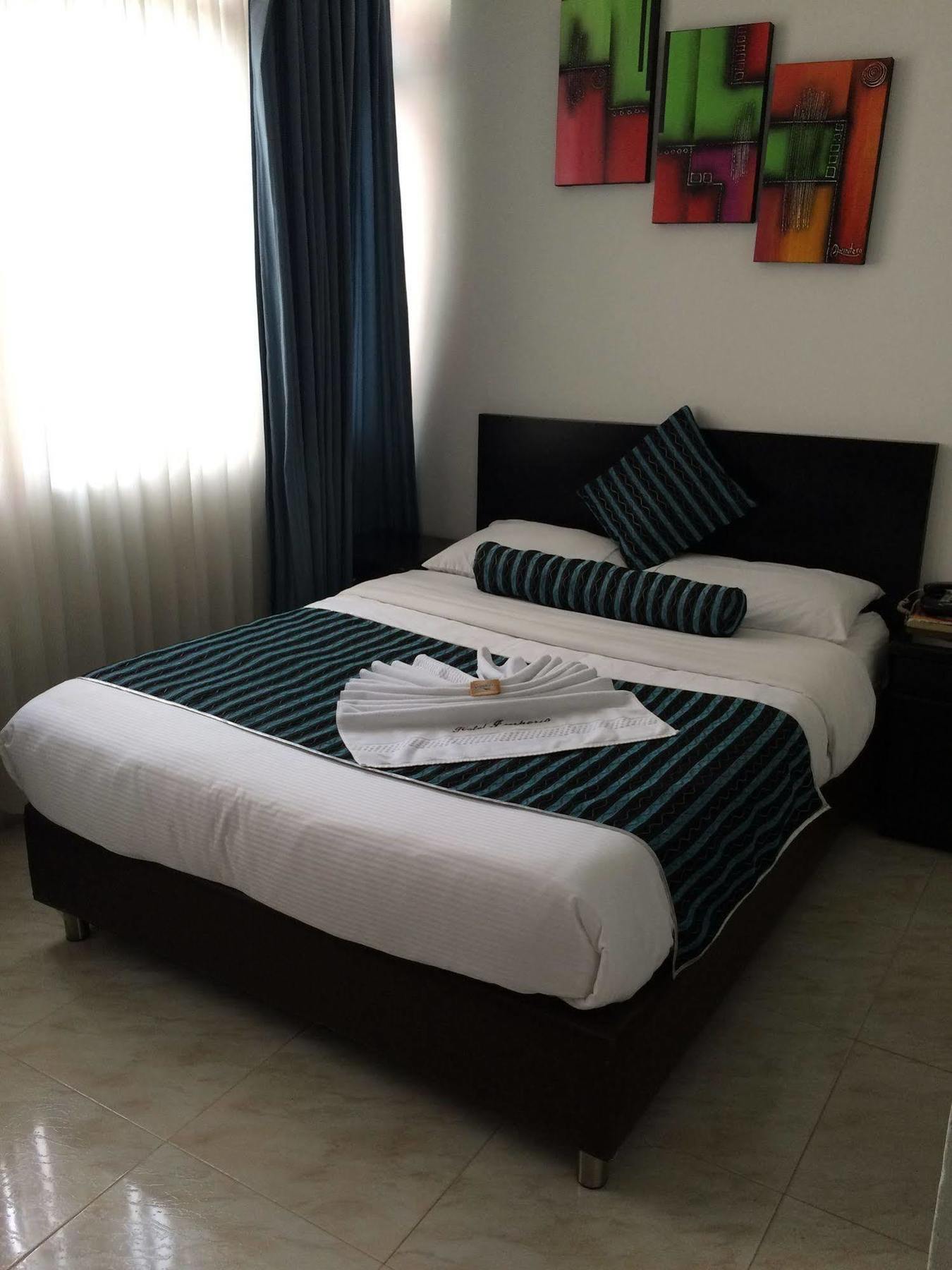 Hotel Imperio La 16 à Pereira Extérieur photo